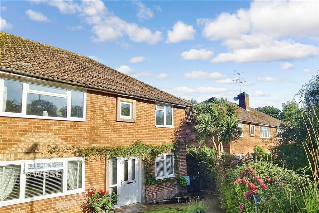 Property photo 2 of 10 Front