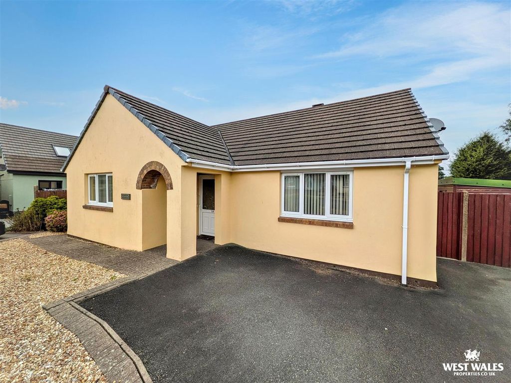 Property photo 1 of 20 14498.Jpg