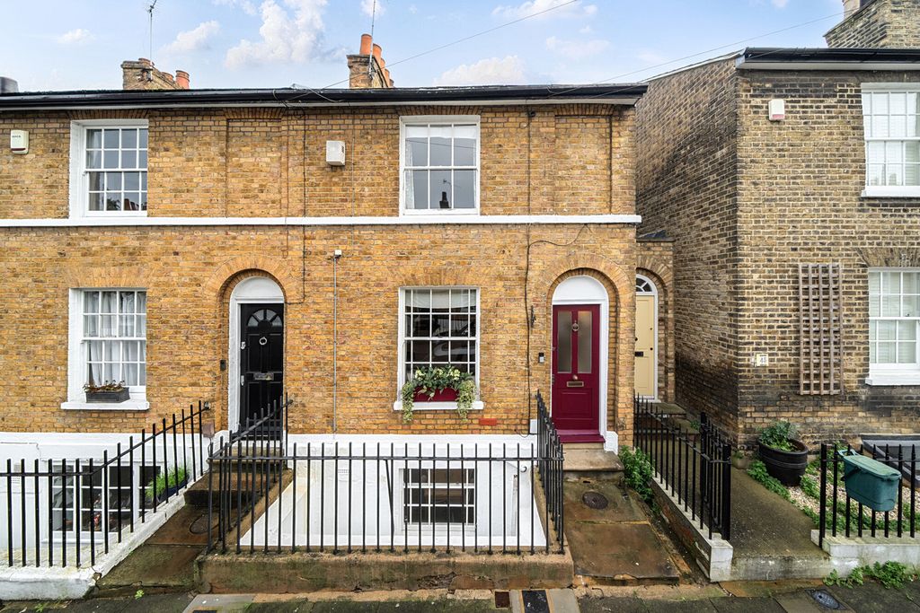 Property photo 1 of 25 External