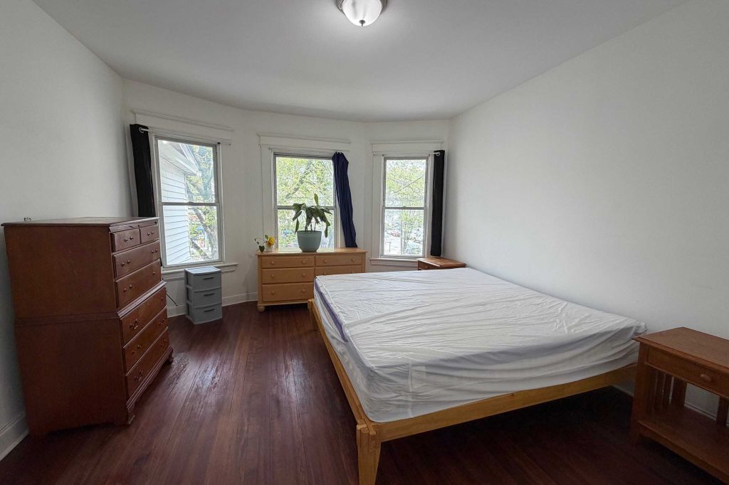 Property photo 3 of 6 <Alttext/>