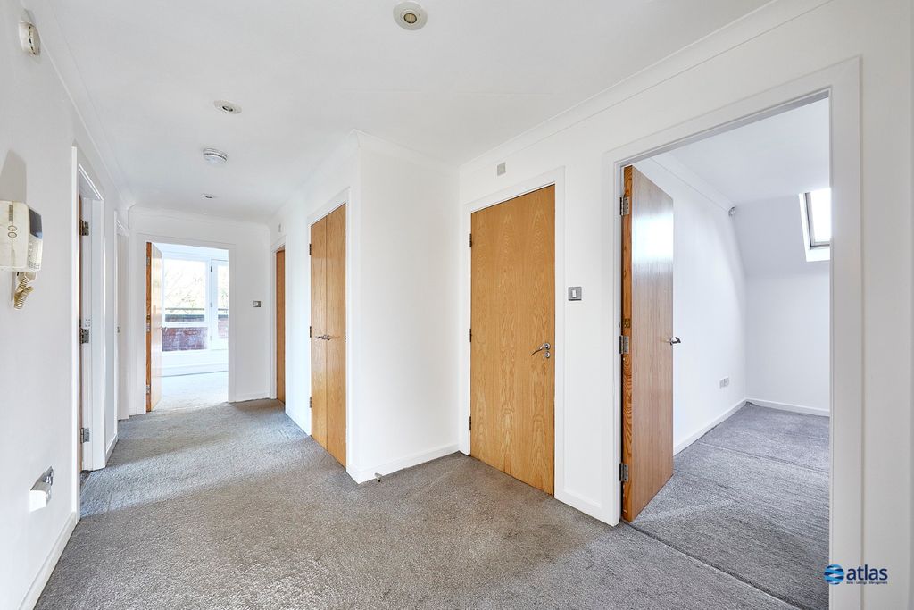 Property photo 3 of 16 Hallway