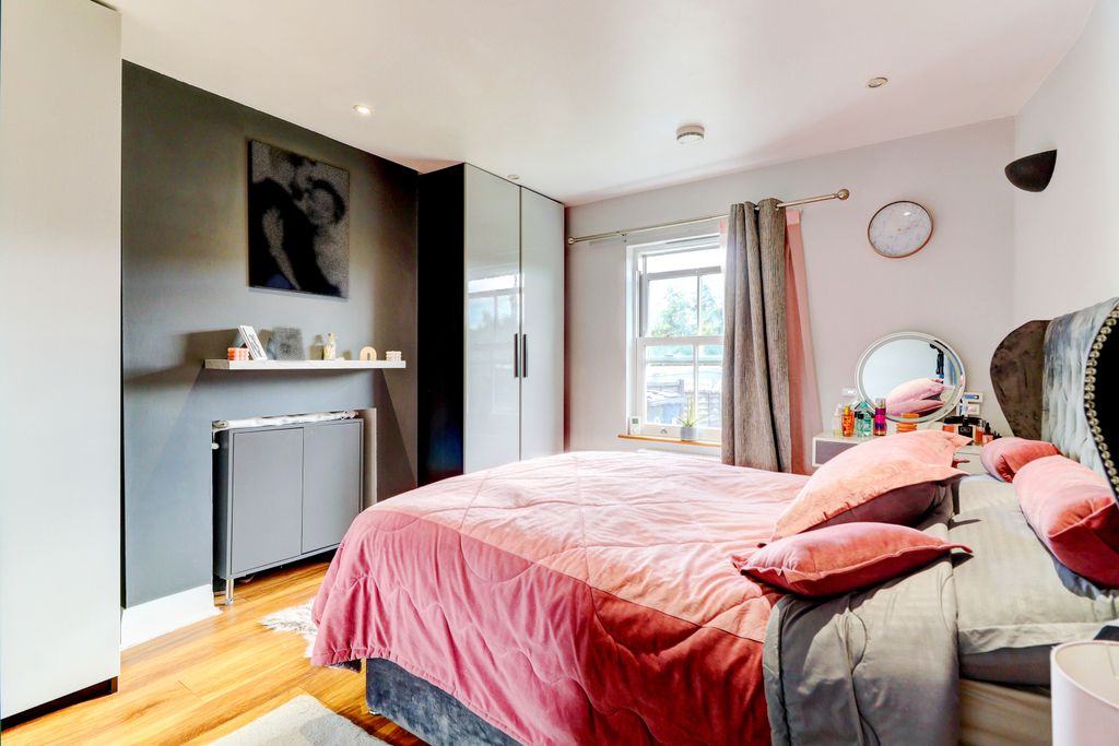 Property photo 3 of 12 Picture No. 19