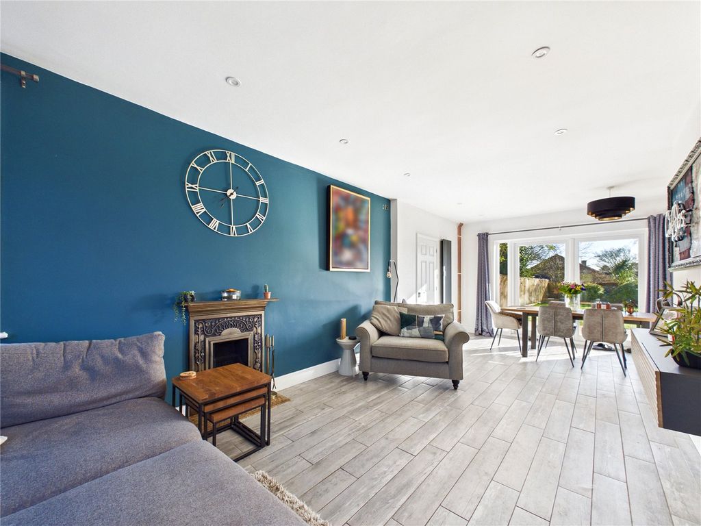 Property photo 2 of 25 Picture No. 27