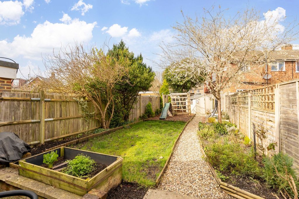 Property photo 2 of 25