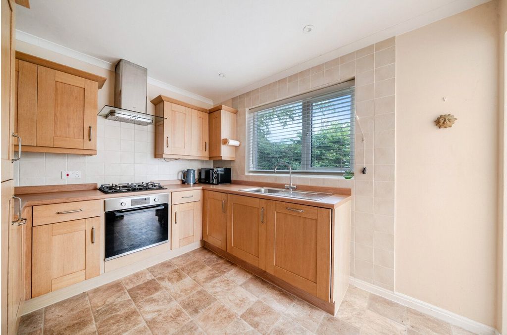 Property photo 2 of 12 Kitchen