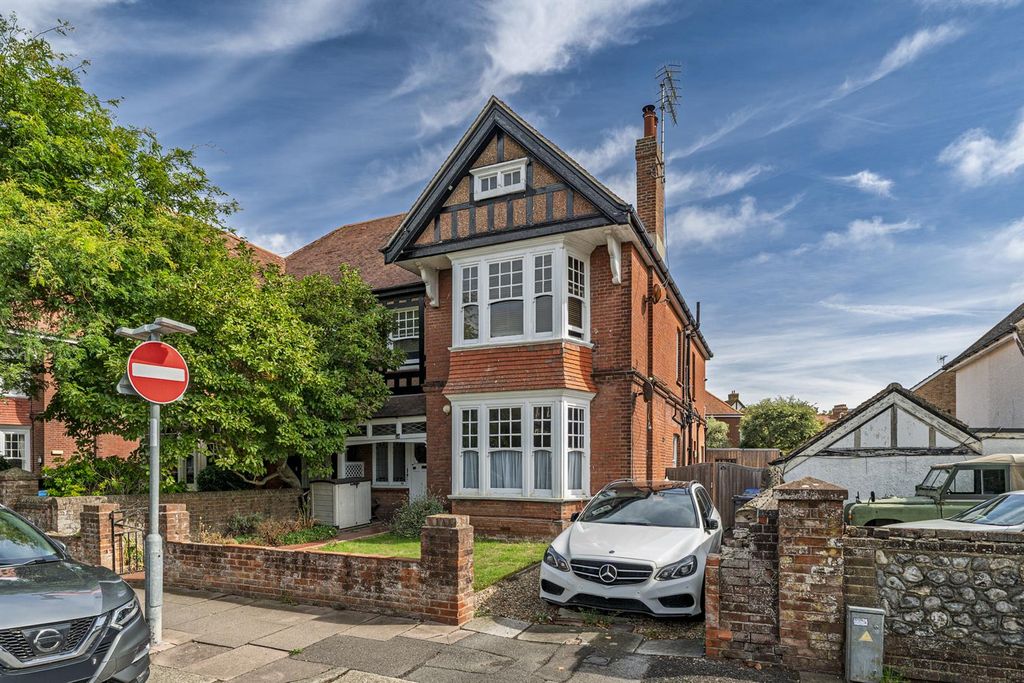 Property photo 1 of 11 16A Shakespeare Road Final-1.Jpg