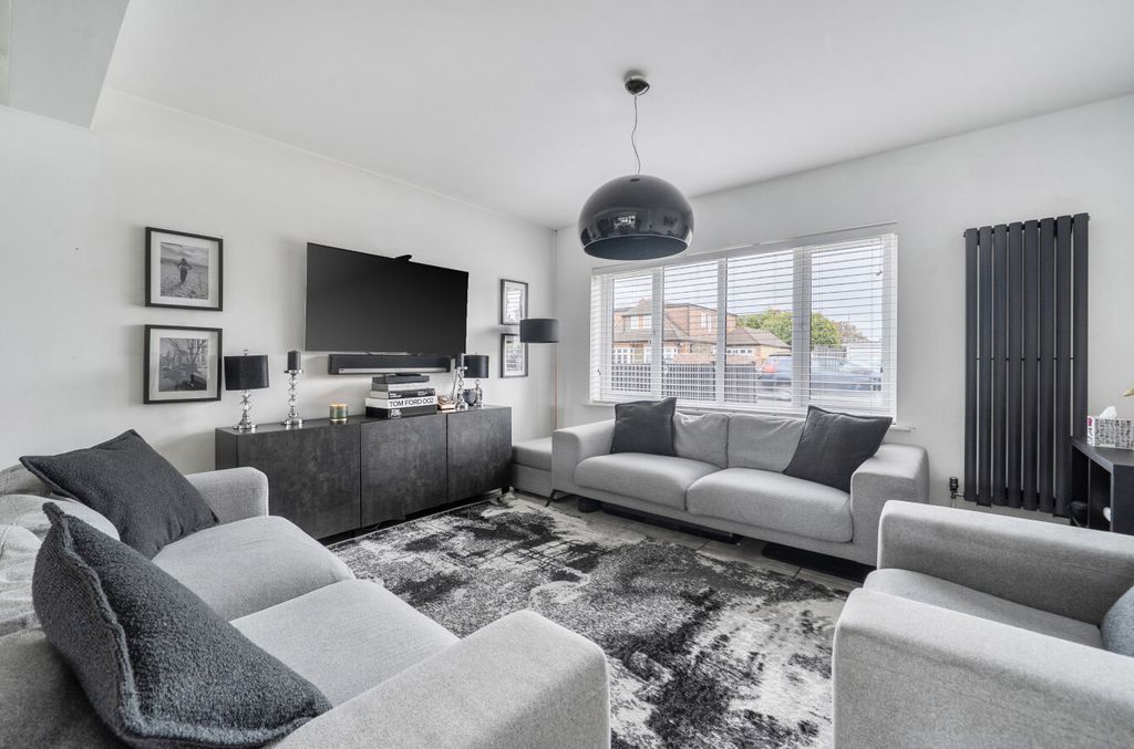 Property photo 3 of 22 1441466-1-69E2593...