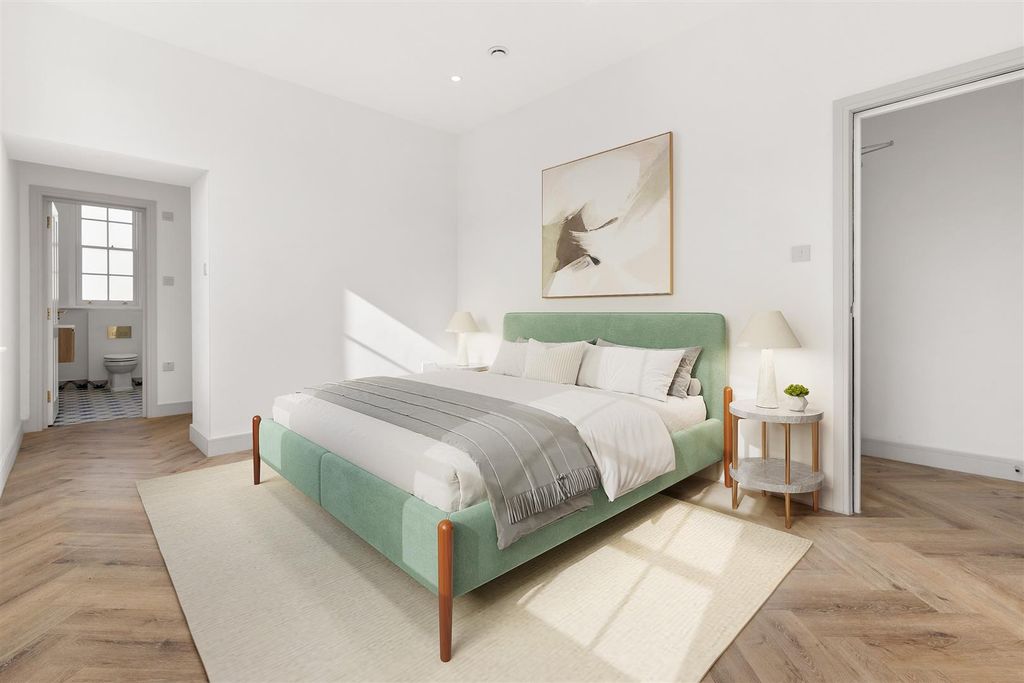 Property photo 3 of 5 Bedroom