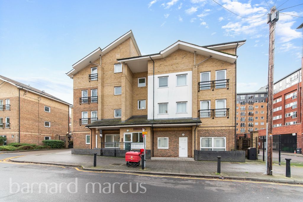 Property photo 1 of 7 Front