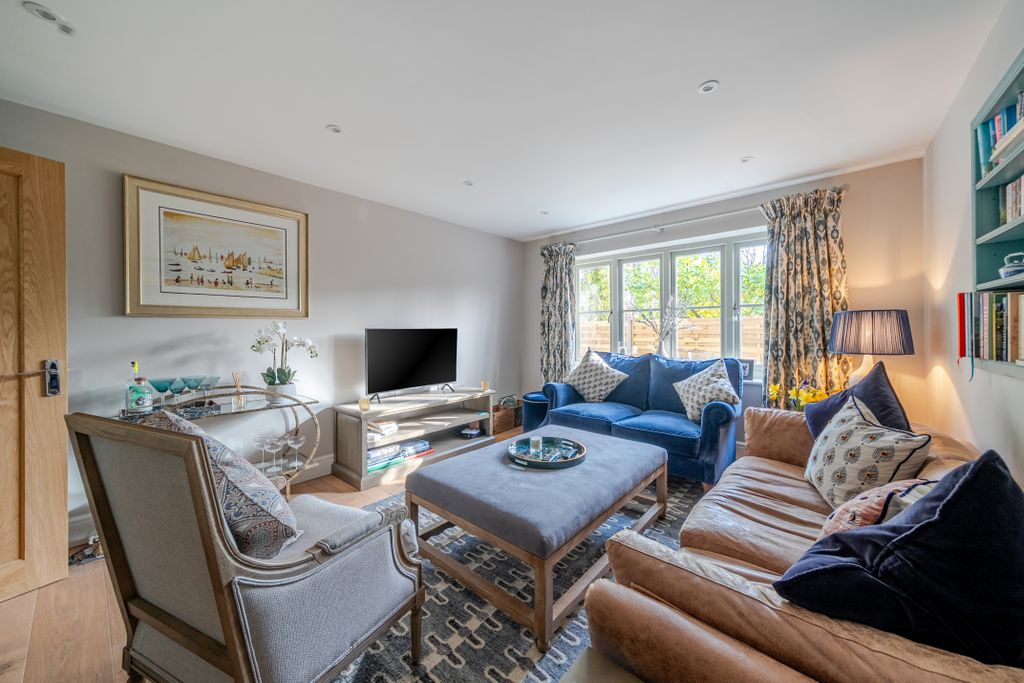 Additional image 8 of 4 bed detached house for saleNewstead Close, Godalming GU7