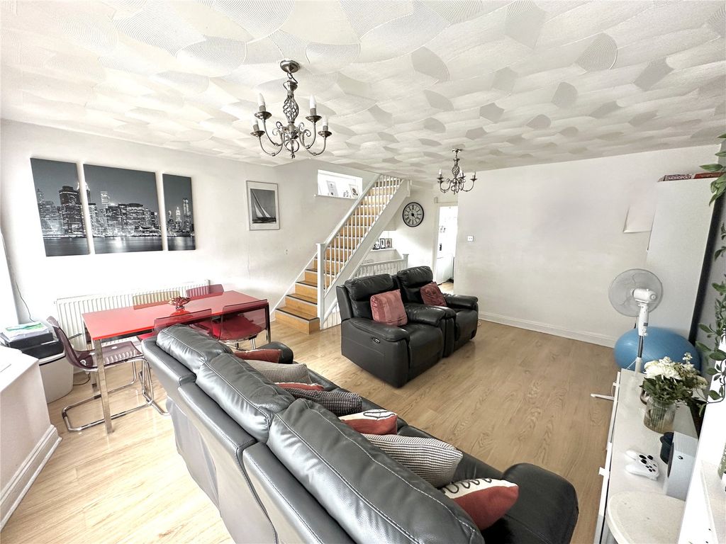 Property photo 3 of 16 Picture No. 30