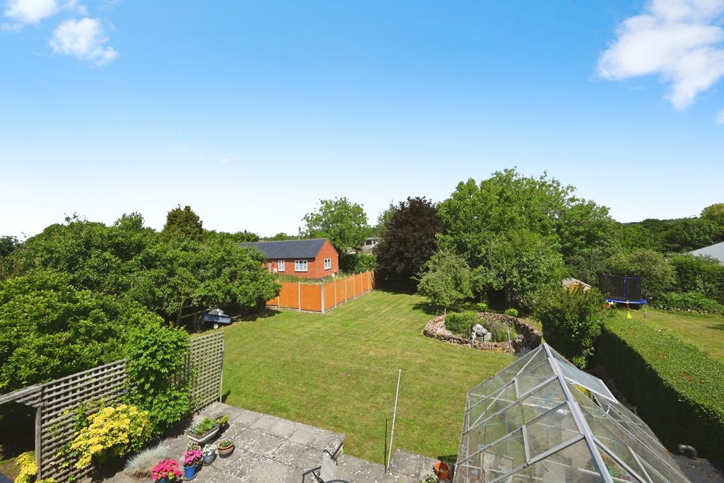Property photo 2 of 22