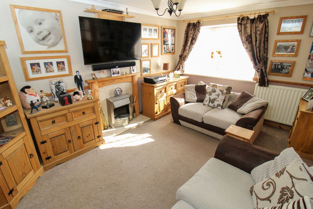 Property photo 2 of 30