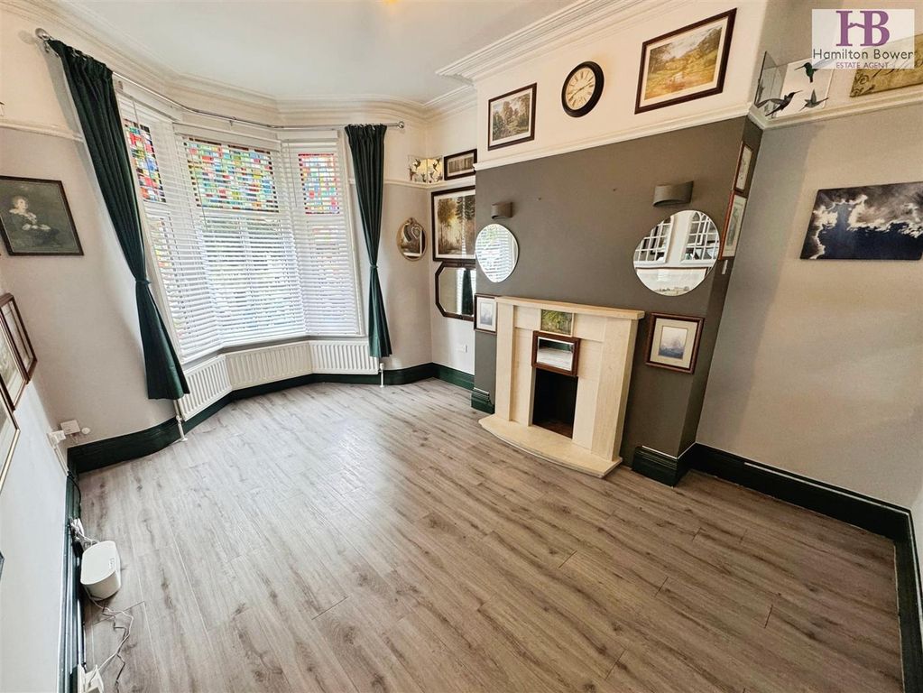 Property photo 2 of 12 F0590598-16Westcliff.Jpg