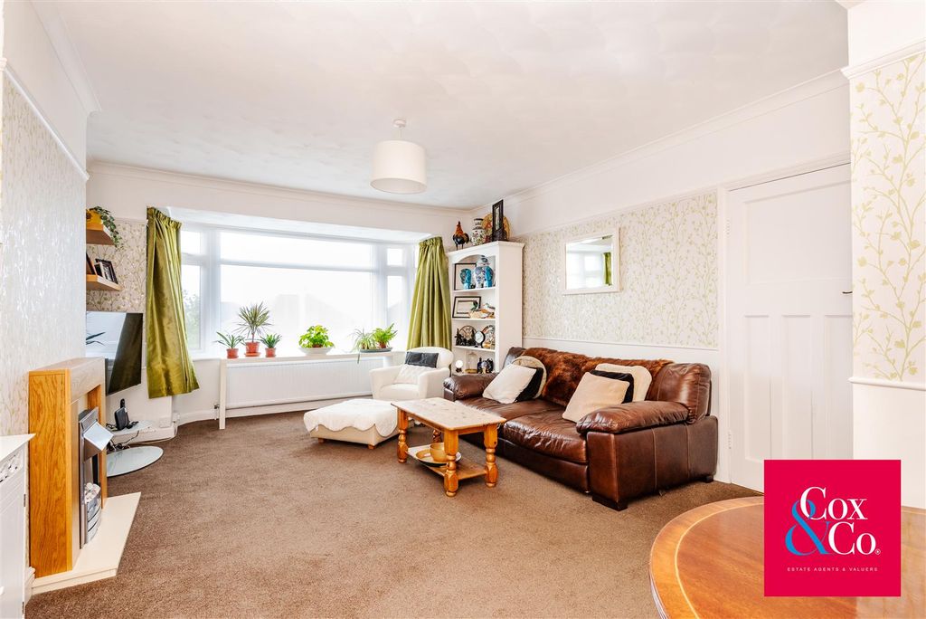 Property photo 2 of 17 81M_5126.Jpg