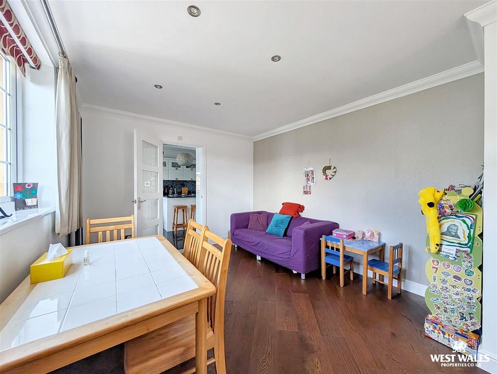 Property photo 3 of 23 1000116477.Jpg