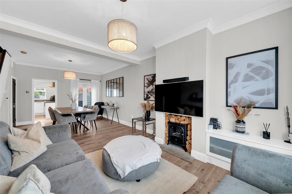 Property photo 1 of 18 Reception