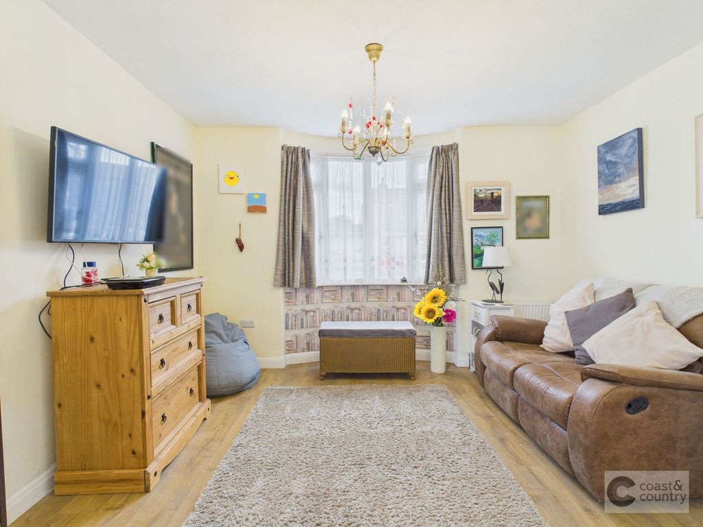 Property photo 2 of 23