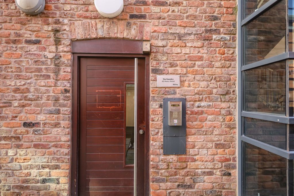 Property photo 1 of 19 Exterior