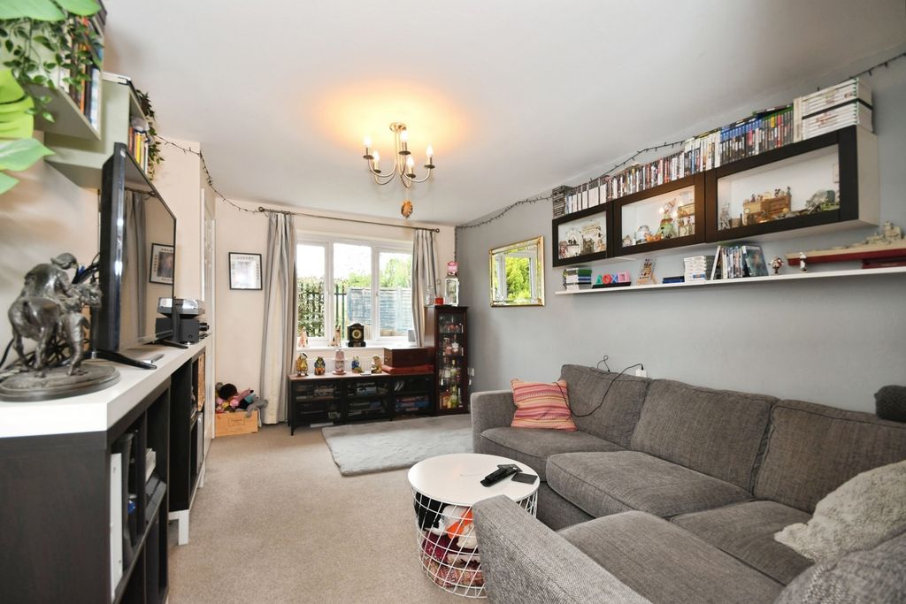 Property photo 2 of 17 Photo