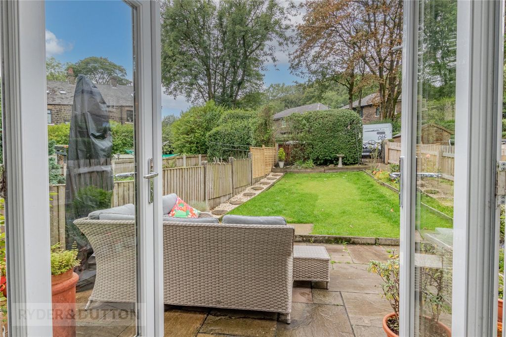 Property photo 2 of 19 Garden