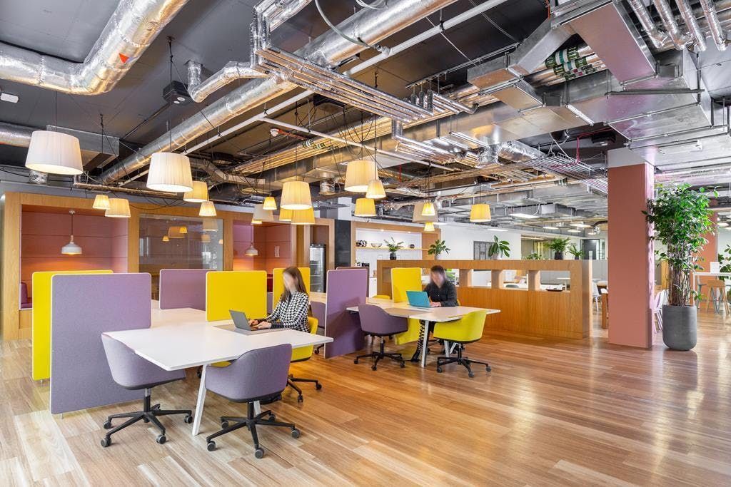 Property photo 2 of 10 Spaces Park Royal 4395 London UK Business Lounge 1.Jpg