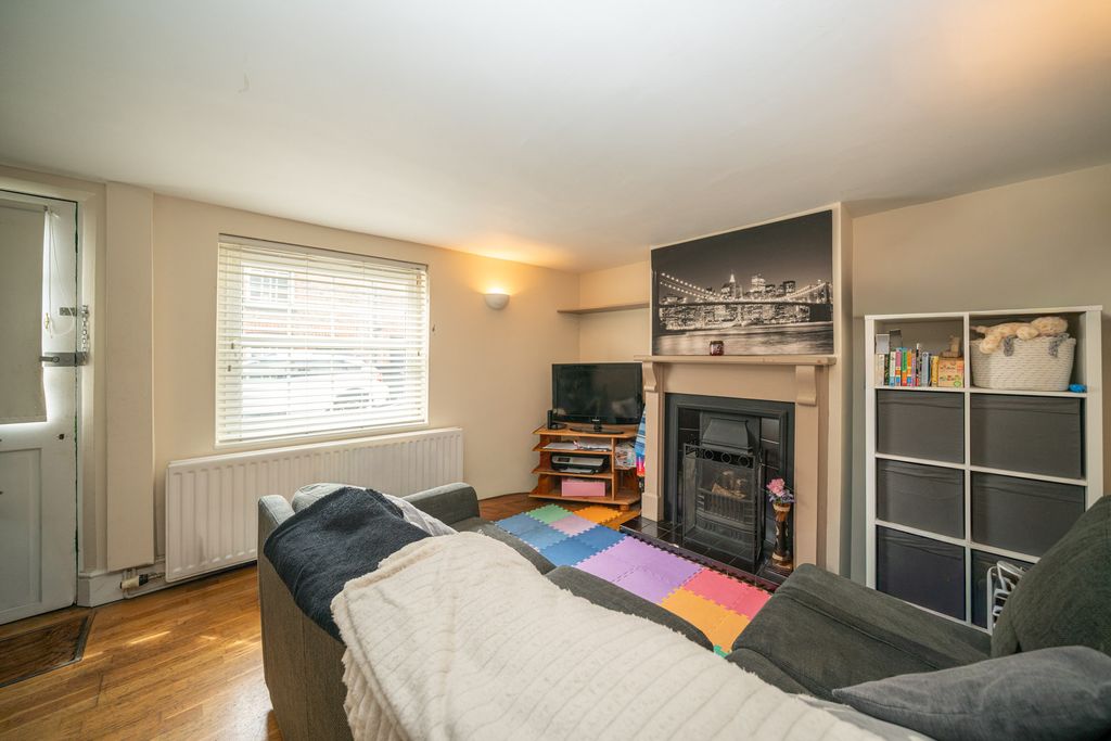 Property photo 3 of 12
