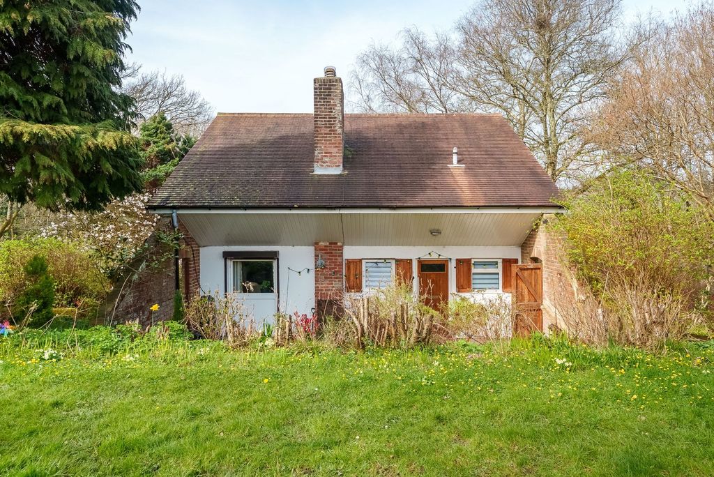 Property photo 2 of 27