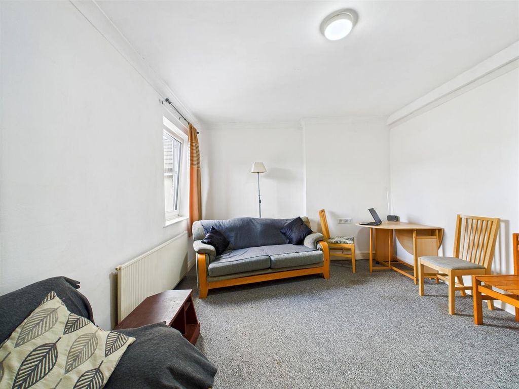 Property photo 2 of 29