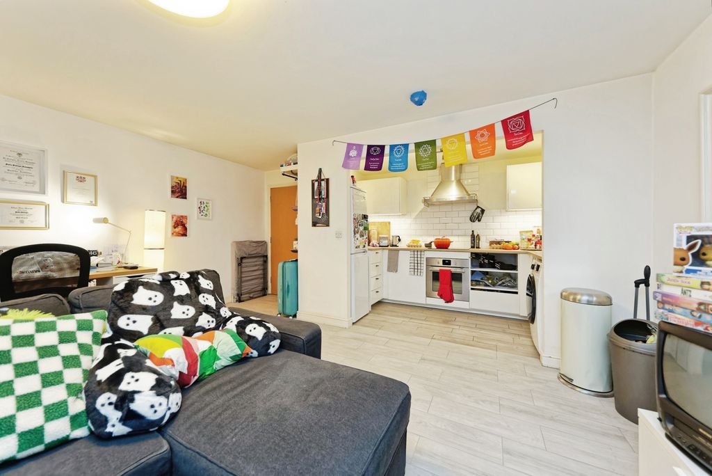 Property photo 3 of 12 Photo