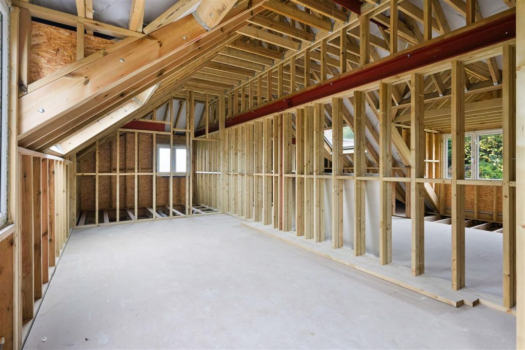 Additional image 25 of 6 bed property for saleHazelwood Lane, Chipstead, Coulsdon CR5