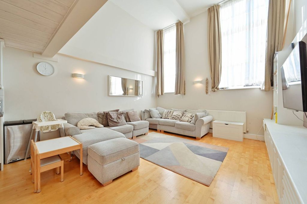 Property photo 3 of 15