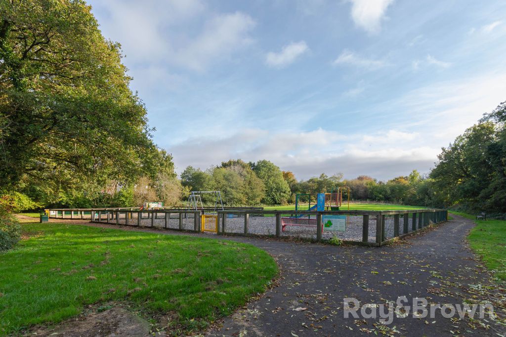 rhiwlas-thornhill-cardiff-cf14-2-bed-bungalow-for-sale-285-000