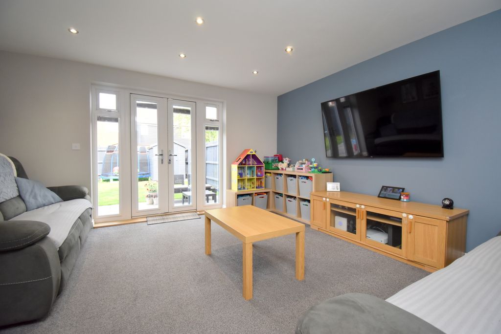 Property photo 3 of 19