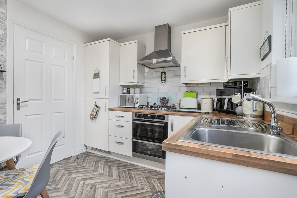 Property photo 3 of 21 Picture No. 09