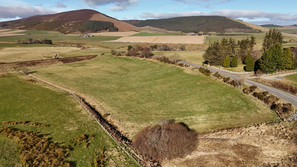 Property photo 2 of 3