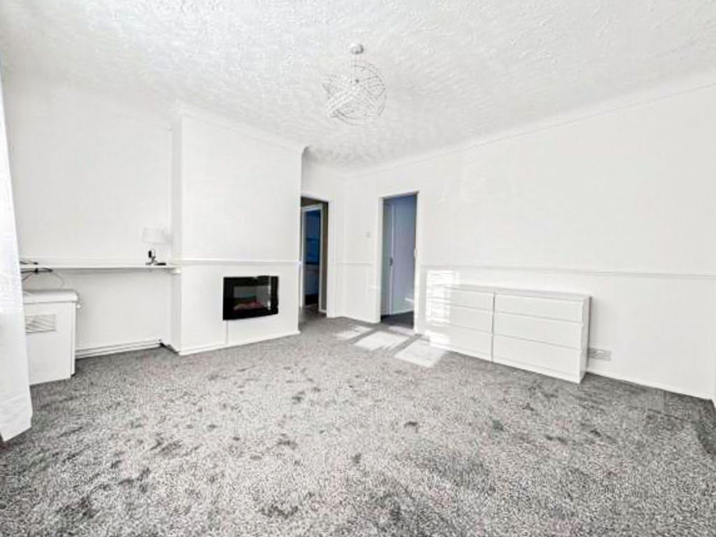 Property photo 2 of 6 Photo 3