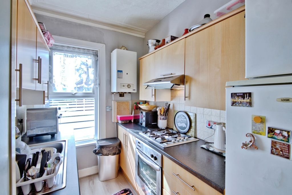 Property photo 2 of 12 Kitchen