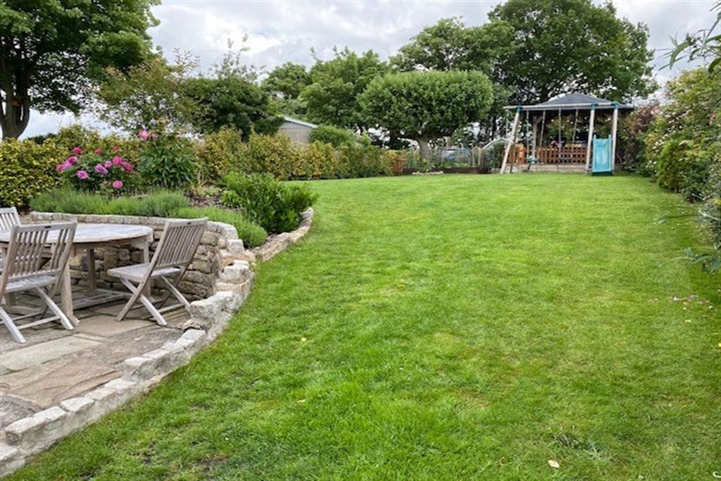 Property photo 3 of 32 Garden