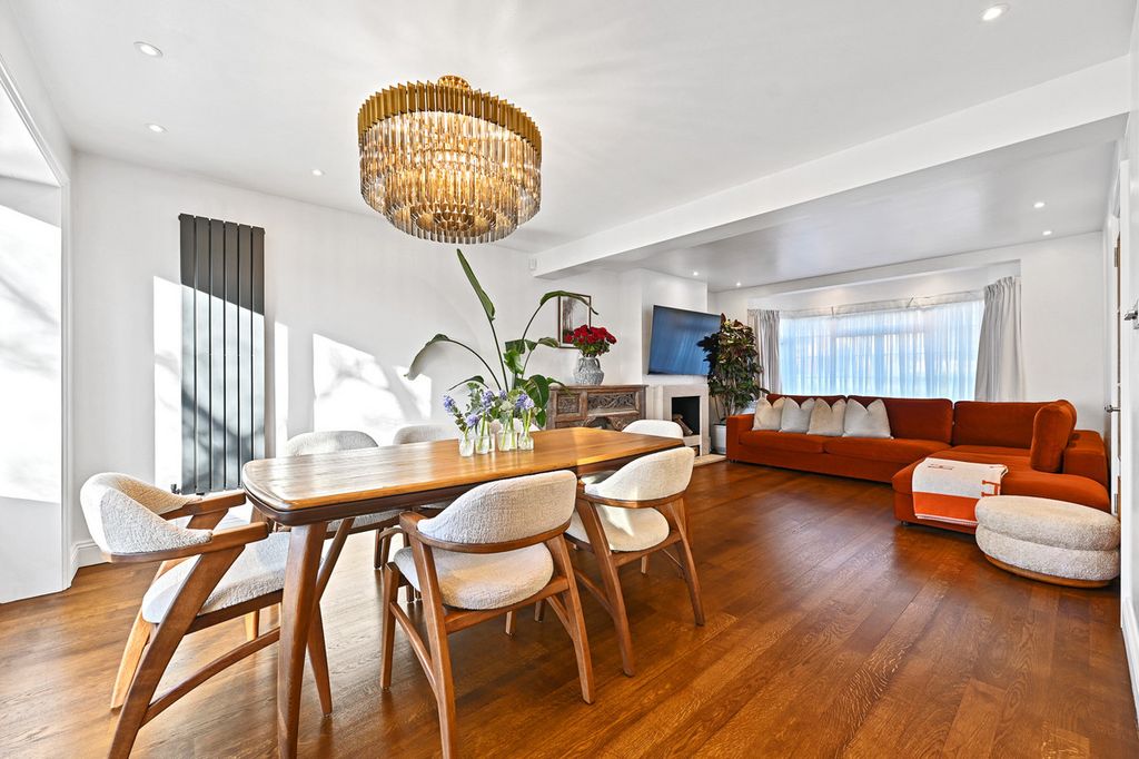 Property photo 2 of 38