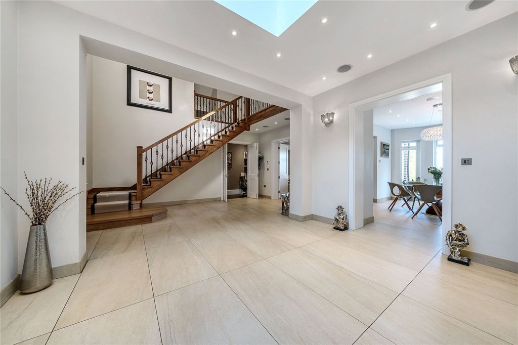 Property photo 3 of 23 Picture No. 02