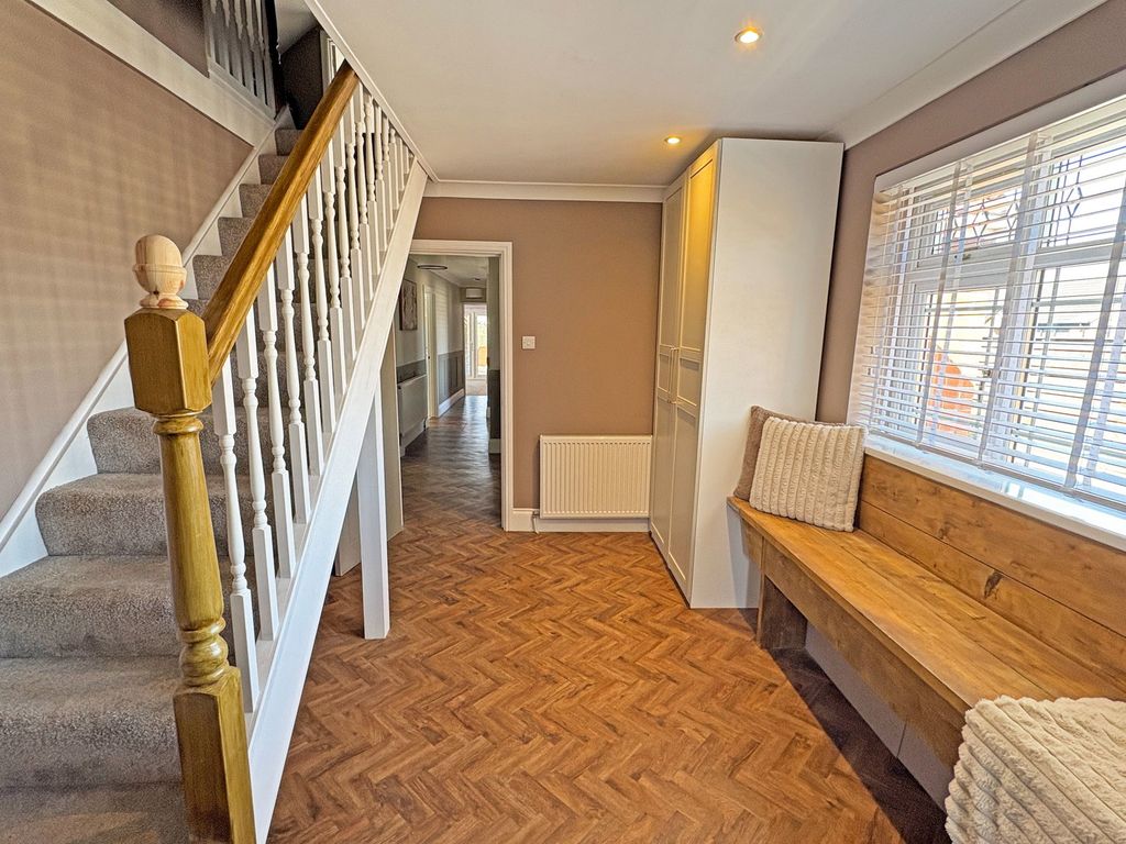 Property photo 3 of 40