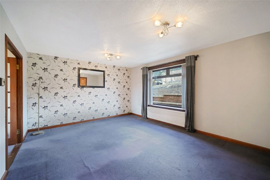 Property photo 2 of 29 Picture No. 02