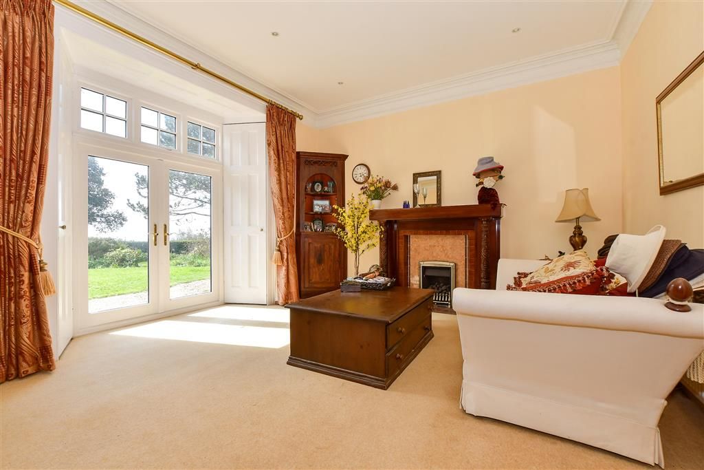 Property photo 1 of 21 Sitting Room