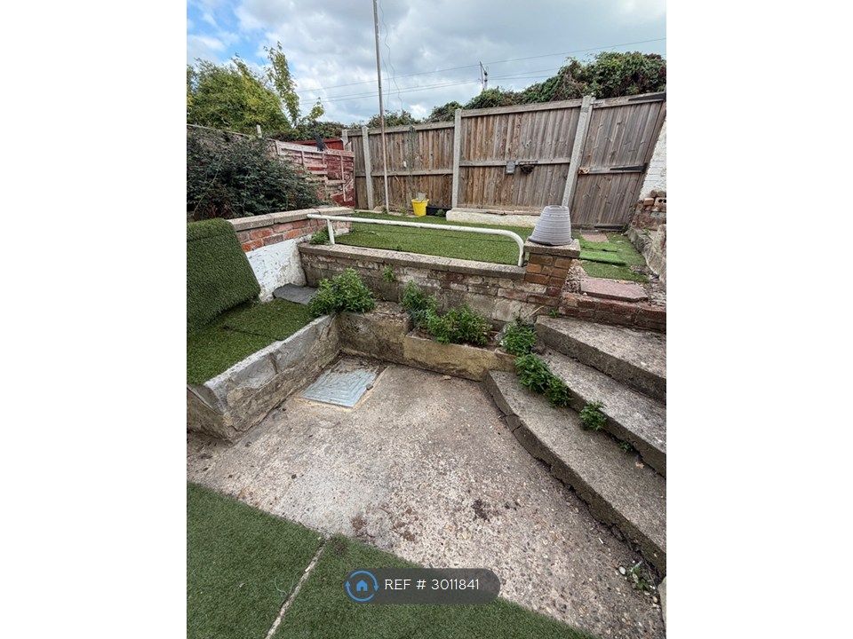 Property photo 1 of 6 Garden