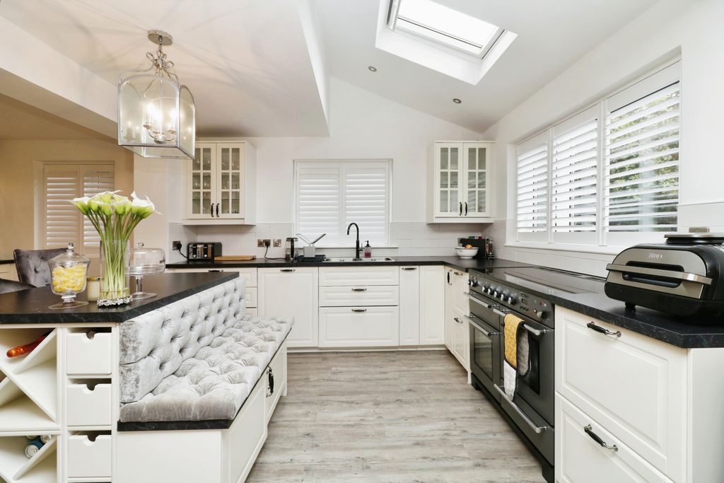 Property photo 3 of 18 Photography