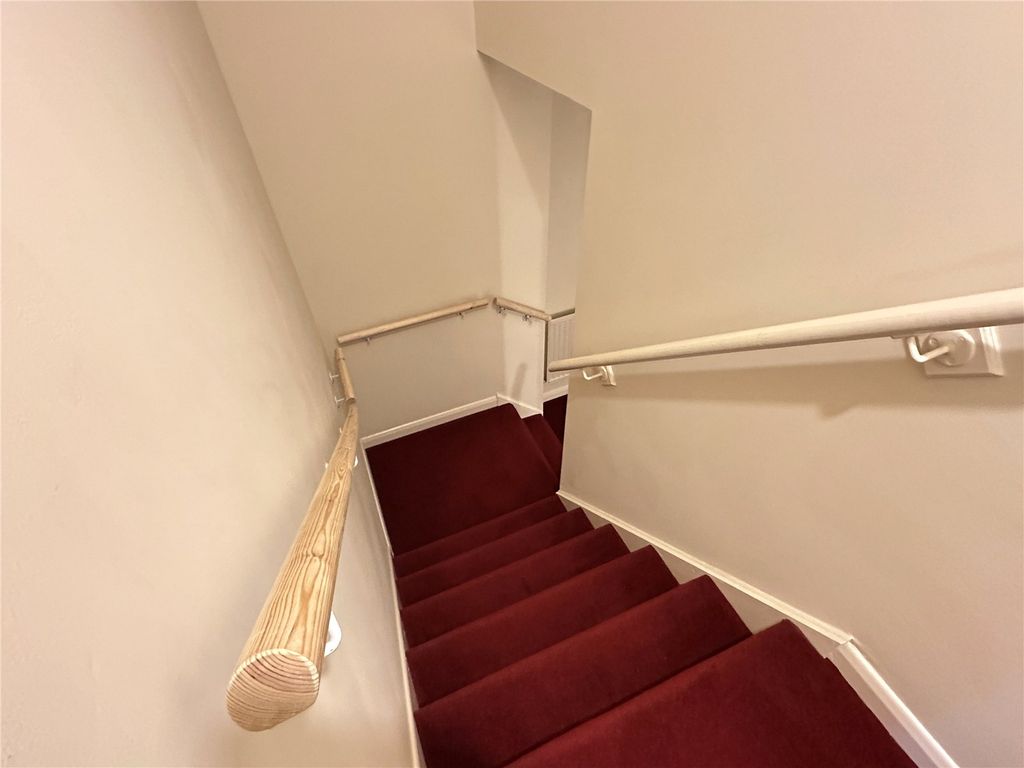 Property photo 2 of 16 Picture No. 14