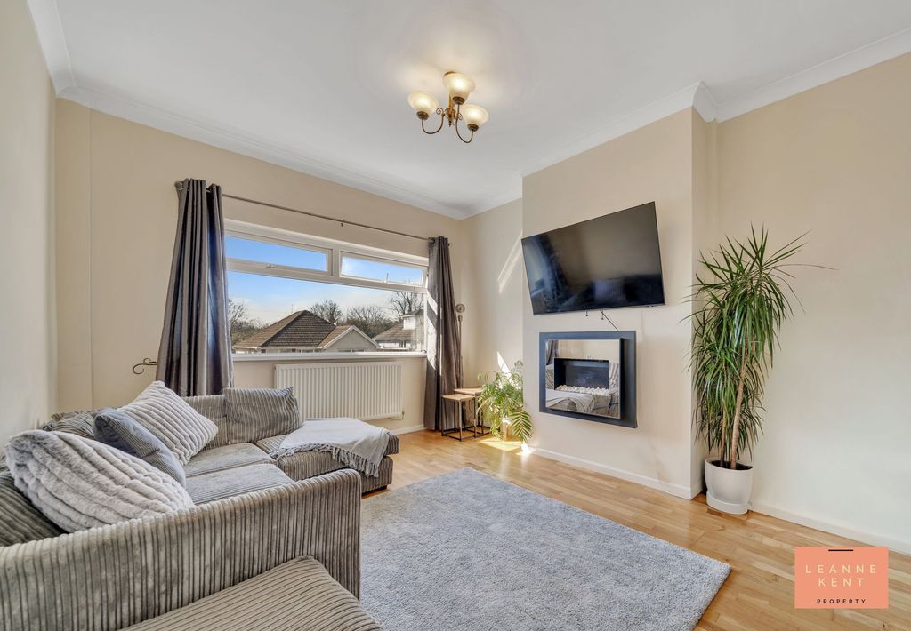 Property photo 2 of 31