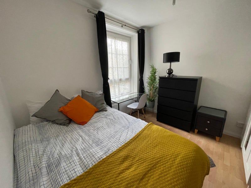 Property photo 1 of 16 Room 3- £785 Available From 01/08/2026