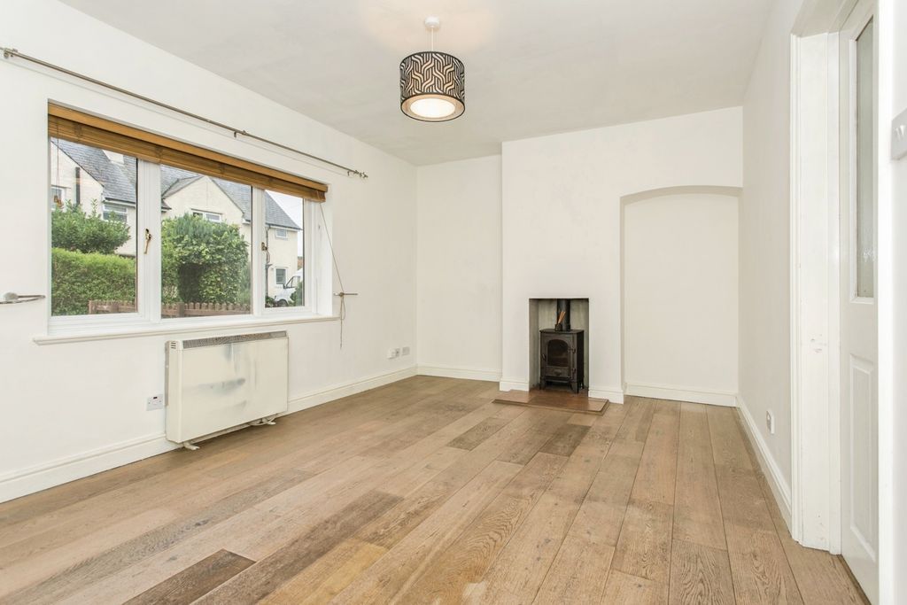 Property photo 3 of 17 Photo